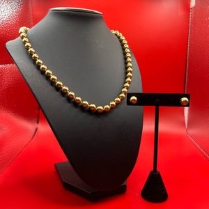 Elegant Gold Pearl Necklace & Earring Set-Vintage, Excellent Preowned Condition.